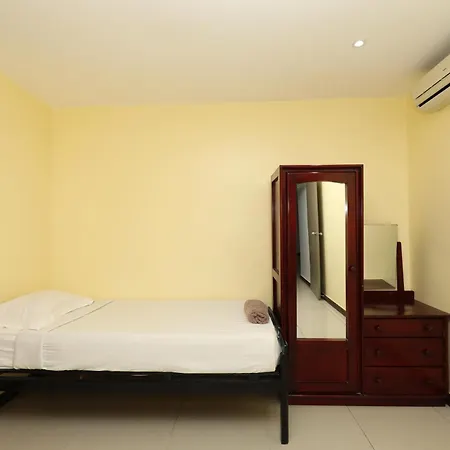 Tropical Plaza Apt